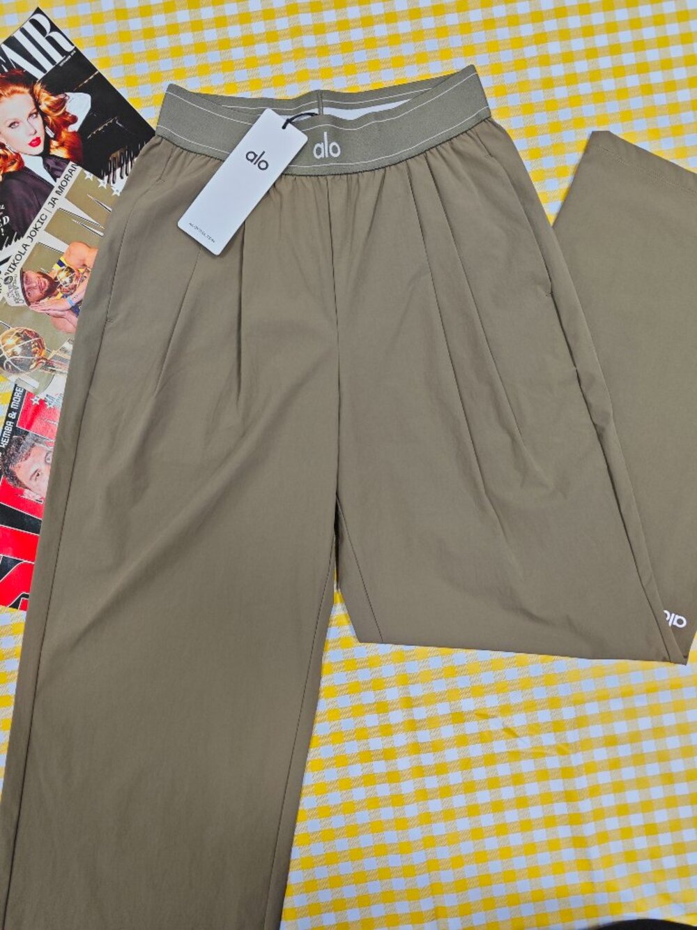 NWT Alo Yoga Suit Up Trouser🎻💕 Regular Olive Wide Leg Pants - Picture 3 of 8